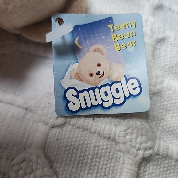 Vintage 2000 Snuggle Teeny Bean Bear Plush 5" w/ tag & Pink blanket - Picture 4 of 5